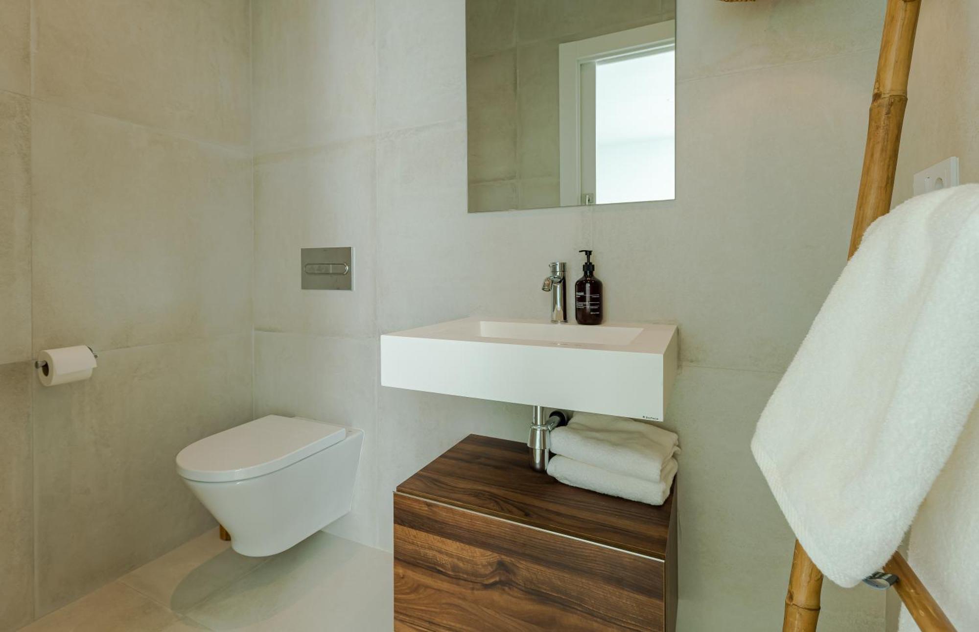 Modern With Heated Pool, Gym & Cinema Marbella